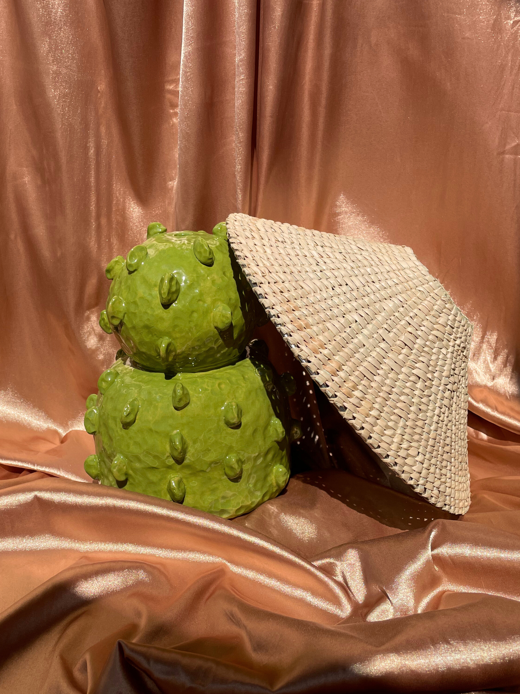 Prickly pear table lamp