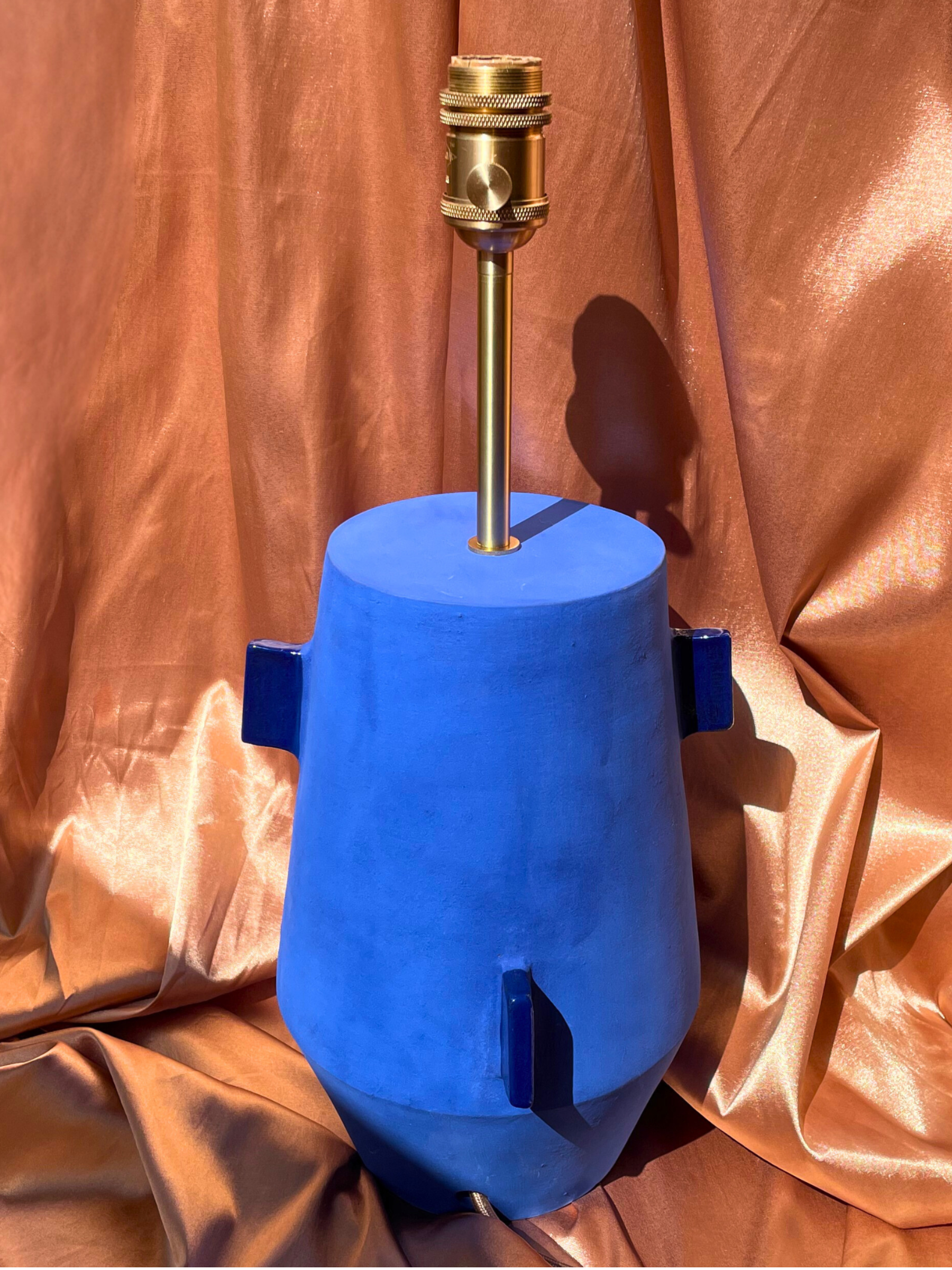 Majorelle blue mountain table lamp