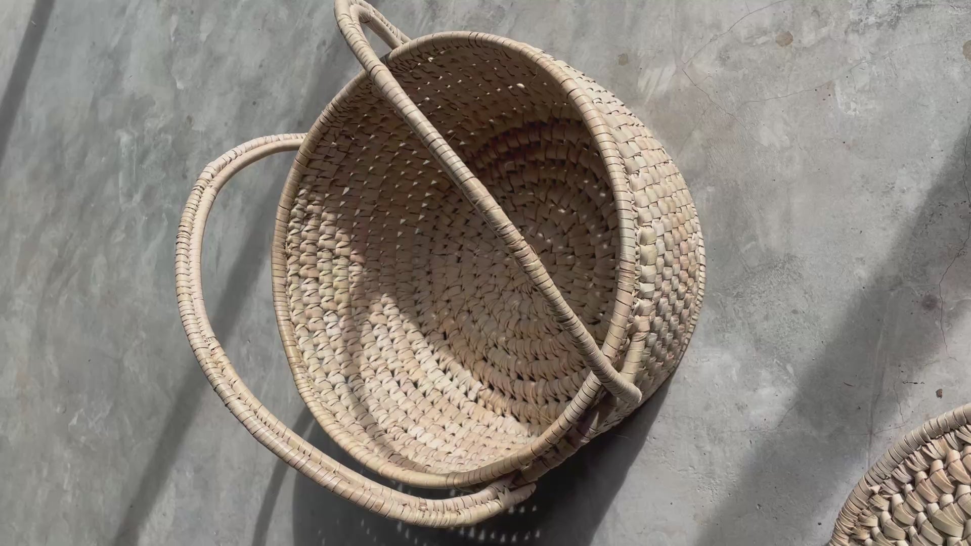 Load video: Storage basket with handles and lid